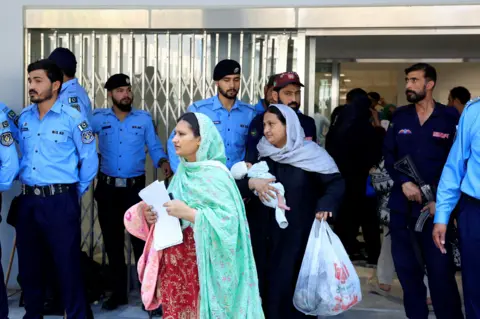 Door was locked at Pakistan hospital where fire killed 14 babies, witnesses say