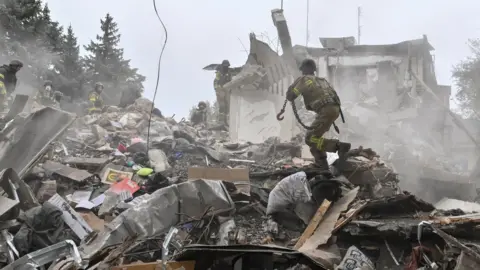 Russian glide bomb attack on Zaporizhzhia kills at least 20 people
